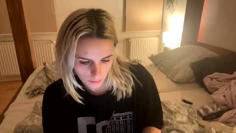 Snapshot of spacegirl42o chatting on 12.19.24 Spacegirl online show from 12.19.24