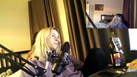 Snapshot of spacegirl42o chatting on 12.24.24 Spacegirl online show from 12.24.24