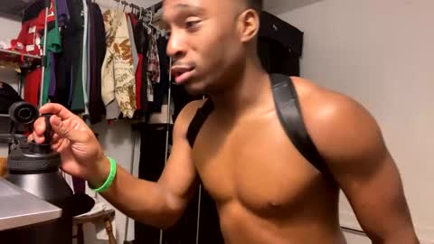 Snapshot of spacepaa chatting on 12.14.24 orezz online show from 12.14.24