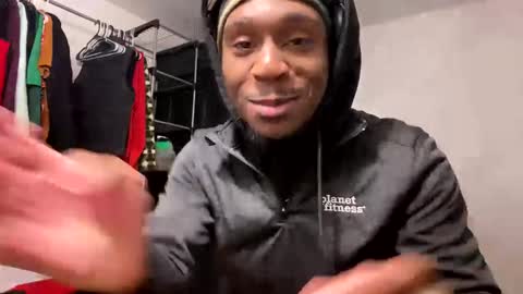 Snapshot of spacepaa chatting on 01.05.25 orezz online show from 01.05.25