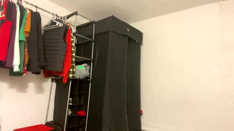 Snapshot of spacepaa chatting on 01.05.25 orezz online show from 01.05.25