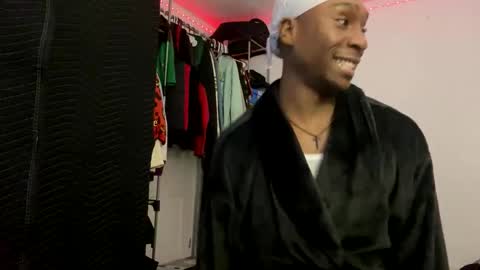 Snapshot of spacepaa chatting on 01.26.25 orezz online show from 01.26.25