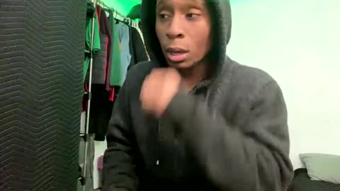 Snapshot of spacepaa chatting on 01.29.25 orezz online show from 01.29.25