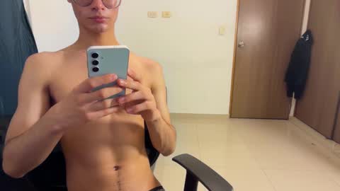 Snapshot of spaiseebuhnaanuh chatting on 09.15.25 Roger online show from 09.15.25
