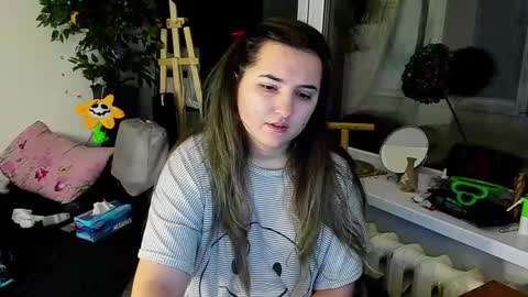 Snapshot of spanking_girls chatting on 12.25.24 Evgenia online show from 12.25.24