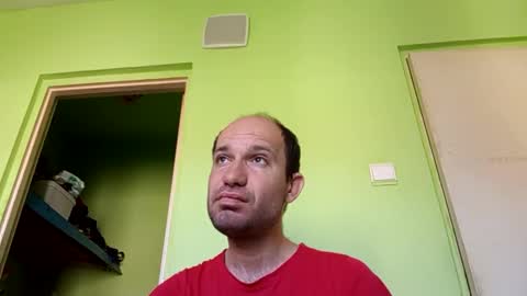 Snapshot of sparei7 chatting on 04.06.26 Snaiky online show from 04.06.26
