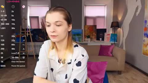 Snapshot of sparkly_k chatting on 06.15.26 Kate online show from 06.15.26