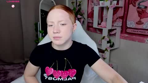 Snapshot of sparky_fox chatting on 07.22.26 Nika online show from 07.22.26