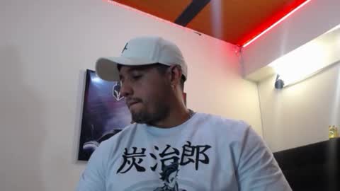 Snapshot of spartacus_cam chatting on 10.17.25     online show from 10.17.25