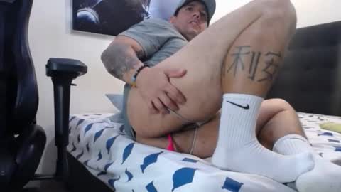 Snapshot of spartacus_cam chatting on 10.29.25     online show from 10.29.25