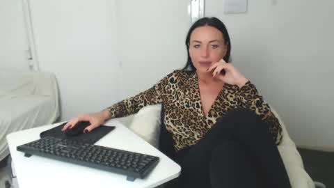 Carla online show from 01.18.25