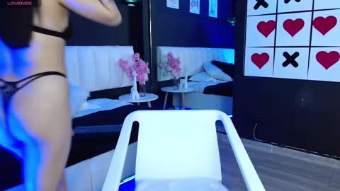 Snapshot of spicy_ashley chatting on 10.19.25 Ashley online show from 10.19.25