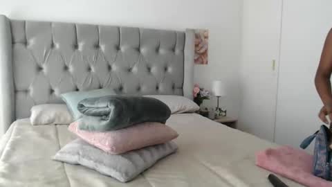 Snapshot of spicyangie chatting on 01.24.25 Im Angela  online show from 01.24.25
