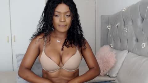 Snapshot of spicyangie chatting on 10.23.25 Im Angela  online show from 10.23.25