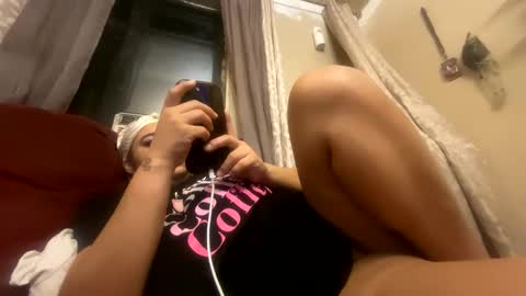 Snapshot of spicymami29 chatting on 09.27.25 spicymami29 online show from 09.27.25