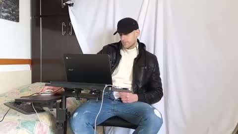 Marco. When Im offline you can view premium content in bio online show from 02.07.25