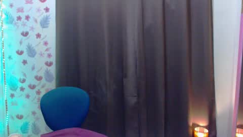 Snapshot of splendid_kim08 chatting on 02.10.25 Kimmy online show from 02.10.25