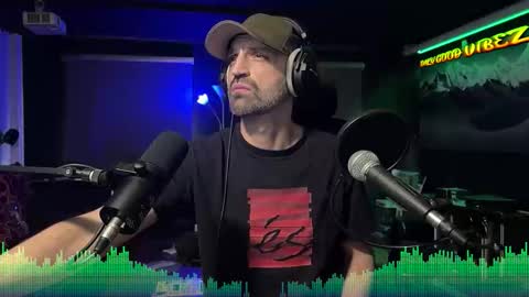 Snapshot of splivke chatting on 10.11.25 Splivke online show from 10.11.25