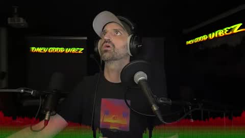 Snapshot of splivke chatting on 10.24.25 Splivke online show from 10.24.25