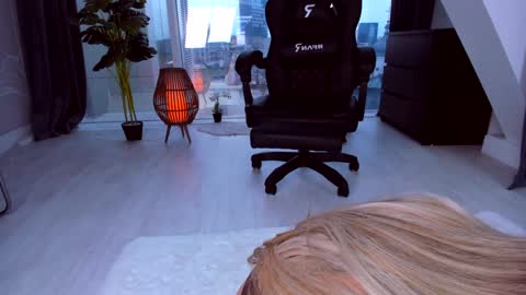 Anna online show from 12.28.24