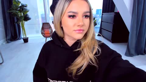 Anna online show from 02.06.25