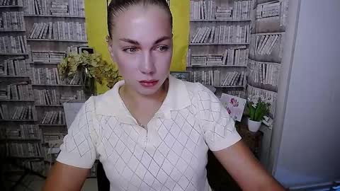 Snapshot of sport_tall_karina chatting on 09.13.25 Karina online show from 09.13.25