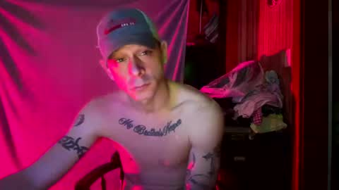 Snapshot of spotlight19955 chatting on 01.05.25 TN stuf online show from 01.05.25