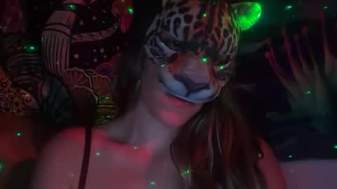 Snapshot of spottedbeauty chatting on 10.31.25 spottedbeauty online show from 10.31.25