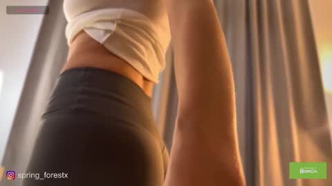 Lilly  online Monday - Friday ask time in pm online show from 02.01.26