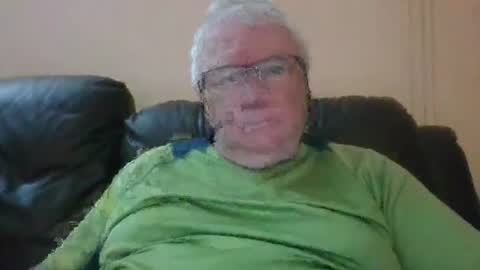 Snapshot of springtine chatting on 06.17.26 springtine online show from 06.17.26