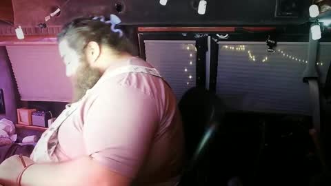 Your Pal Squeaks online show from 01.28.25