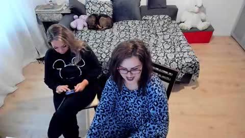 Snapshot of squirt_kimmm chatting on 10.03.25 Kim online show from 10.03.25