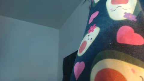 Snapshot of squirt_milk_ chatting on 02.04.25 Carolainss online show from 02.04.25