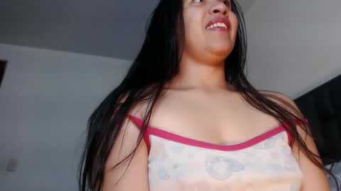 Snapshot of squirt_milk_ chatting on 02.18.25 Carolainss online show from 02.18.25
