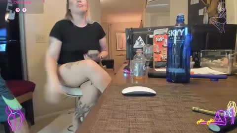 Snapshot of squirt_vip_room chatting on 09.27.25 Roxy Day  Mossimo Knight online show from 09.27.25