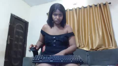 Snapshot of squirtcunt_xola chatting on 04.22.26 melanie online show from 04.22.26