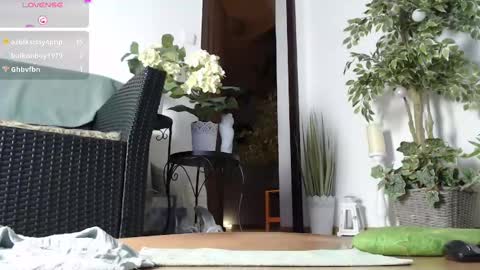 Snapshot of squirtmanica chatting on 01.17.25 Monica online show from 01.17.25
