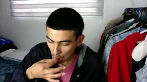 Snapshot of srcejotas chatting on 09.22.25 sorry mom online show from 09.22.25