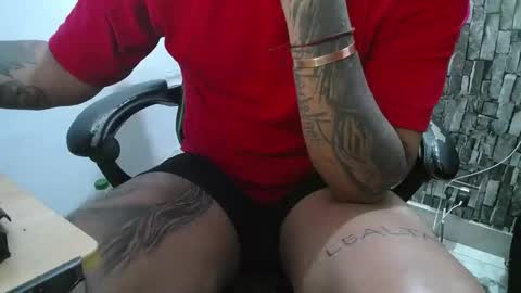Snapshot of srfindomfeet_ chatting on 03.14.26 sr master cum its my old account online show from 03.14.26
