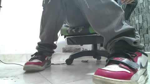 Snapshot of srfindomfeet_ chatting on 07.06.26 sr master cum its my old account online show from 07.06.26