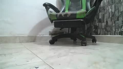 Snapshot of srfindomfeet_ chatting on 07.07.26 sr master cum its my old account online show from 07.07.26