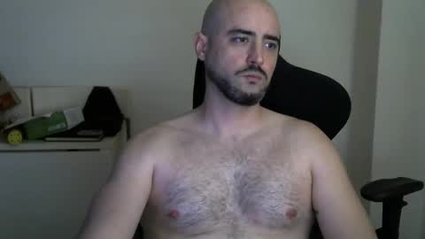 Snapshot of srtramposo chatting on 10.17.25 srtramposo online show from 10.17.25