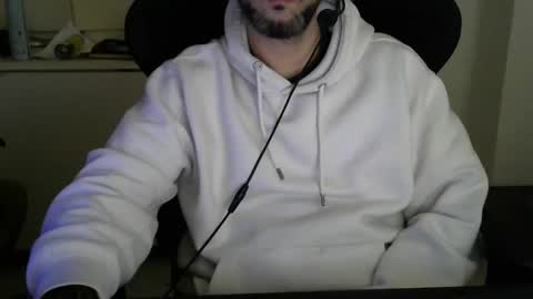 Snapshot of srtramposo chatting on 11.25.25 srtramposo online show from 11.25.25