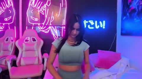 staarlightt online show from 02.10.26