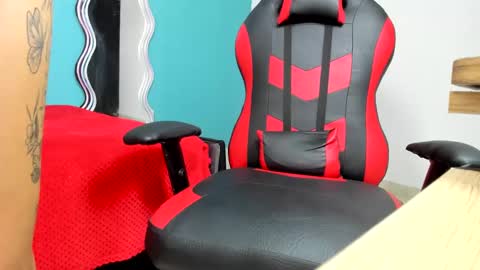 Snapshot of stacy_bloom10 chatting on 02.14.25 stacy_bloom10 online show from 02.14.25