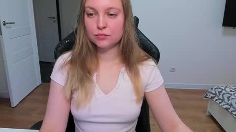 Snapshot of stacy_miraclee chatting on 05.14.26 Stacy online show from 05.14.26