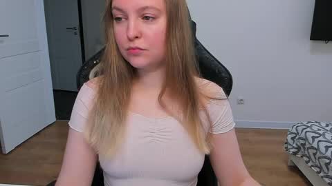 Snapshot of stacy_miraclee chatting on 05.15.26 Stacy online show from 05.15.26