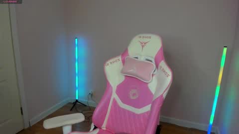 Stacy Mon Tue Wed Thu Fri Sun GMT GMT 3 1000am - 0400pm  online show from 02.04.25