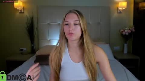 Stacy Mon Tue Wed Thu Fri Sun GMT GMT 3 1000am - 0400pm  online show from 09.19.25