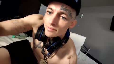 Snapshot of staightupdownbad chatting on 02.01.26 Straightupdownbad online show from 02.01.26